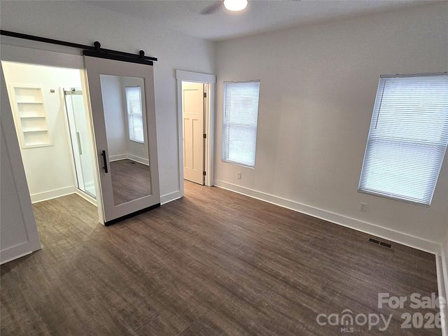 768 8th Street NE, Hickory, NC 28601