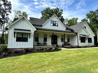 112 Three Oaks SE Drive, Calhoun, GA 30701