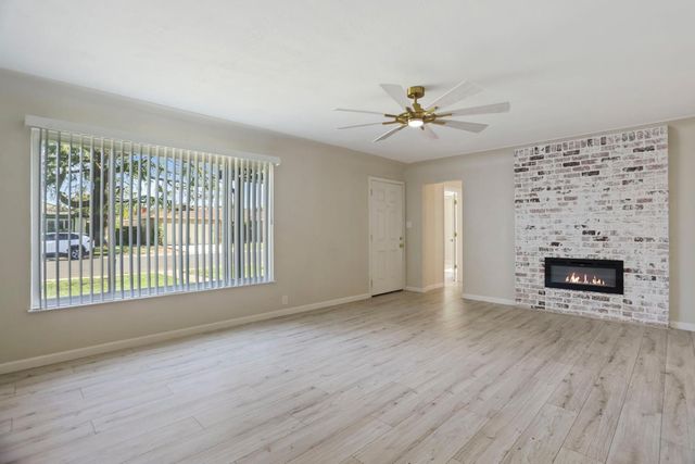 1113 Sutter St, Manteca, CA 95336