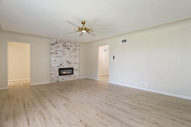 1113 Sutter St, Manteca, CA 95336
