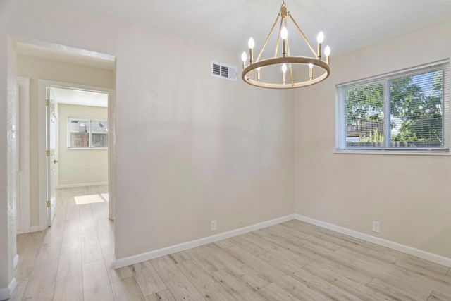 1113 Sutter St, Manteca, CA 95336