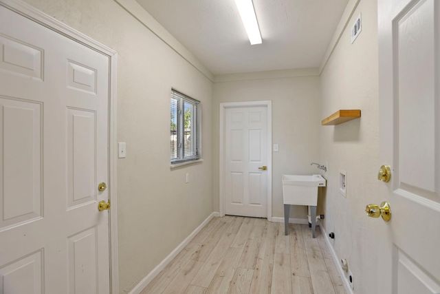 1113 Sutter St, Manteca, CA 95336