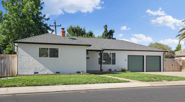 1113 Sutter St, Manteca, CA 95336