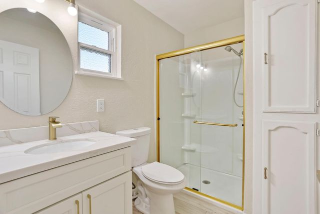 1113 Sutter St, Manteca, CA 95336