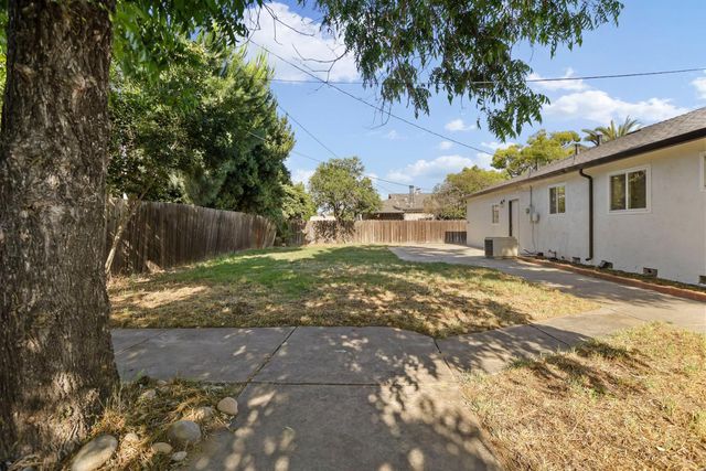 1113 Sutter St, Manteca, CA 95336