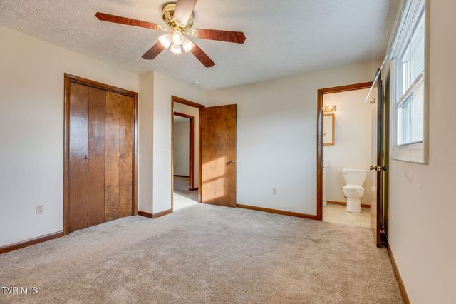 485 Old Hickory Circle, Mount Carmel, TN 37645