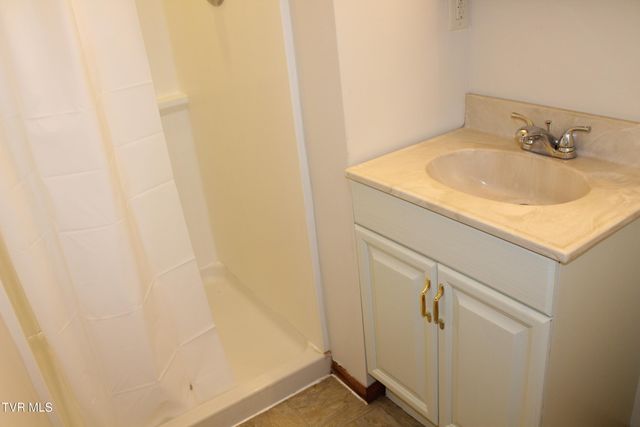 485 Old Hickory Circle, Mount Carmel, TN 37645