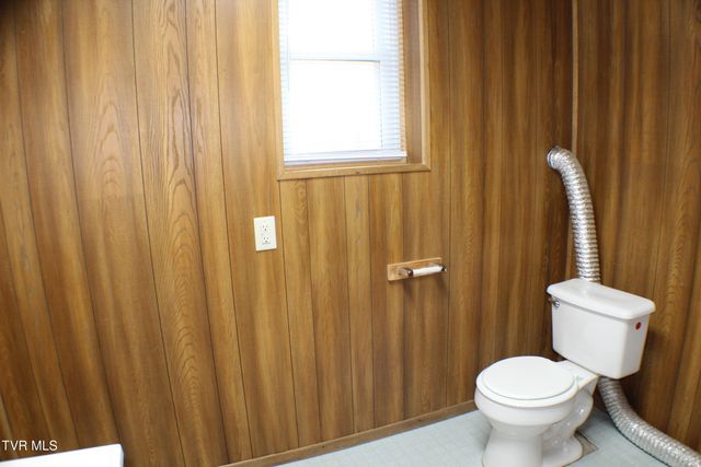 485 Old Hickory Circle, Mount Carmel, TN 37645