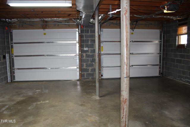 485 Old Hickory Circle, Mount Carmel, TN 37645