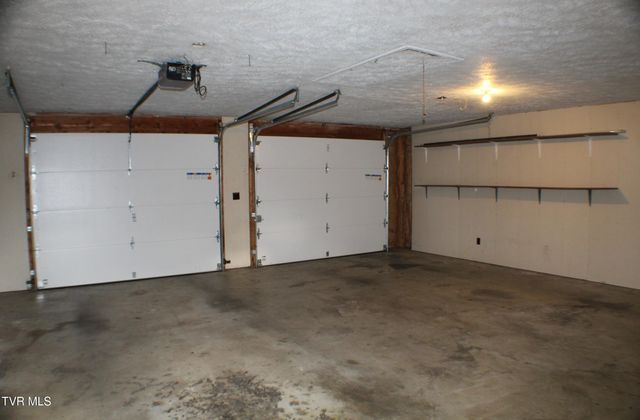 485 Old Hickory Circle, Mount Carmel, TN 37645