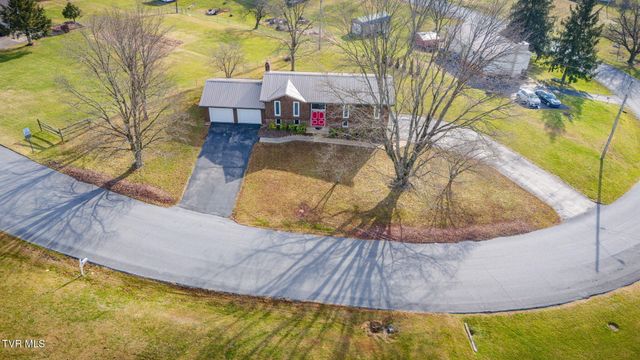 485 Old Hickory Circle, Mount Carmel, TN 37645