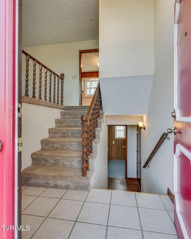 485 Old Hickory Circle, Mount Carmel, TN 37645