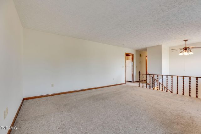 485 Old Hickory Circle, Mount Carmel, TN 37645