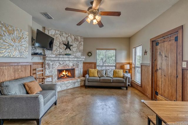 23525 N US Highway 83 Unit 301, Concan, TX 78838