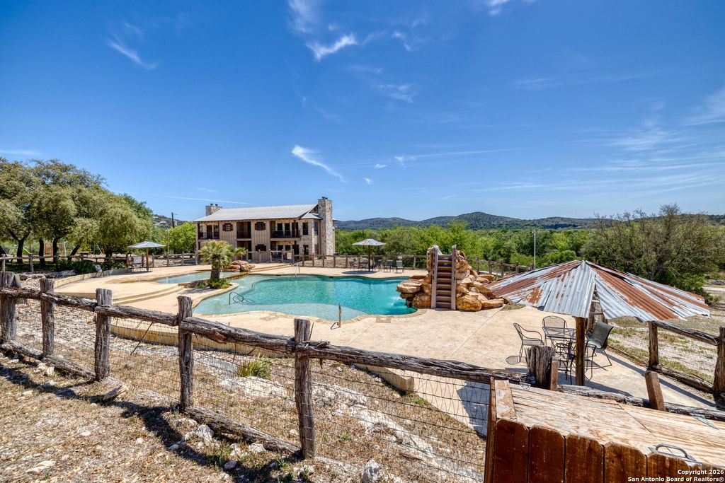 23525 N US Highway 83 Unit 301, Concan, TX 78838