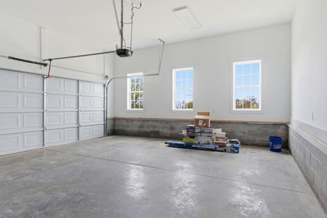 2401 Grover St, Nashville, TN 37207