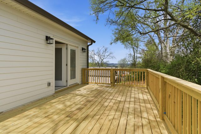 2401 Grover St, Nashville, TN 37207