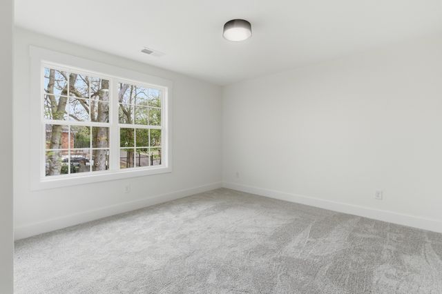 2401 Grover St, Nashville, TN 37207