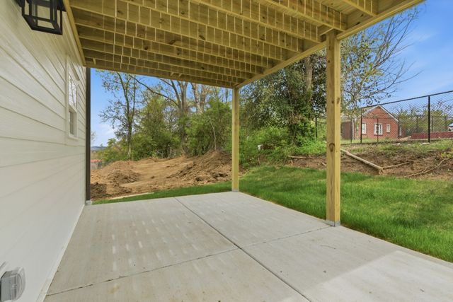 2401 Grover St, Nashville, TN 37207
