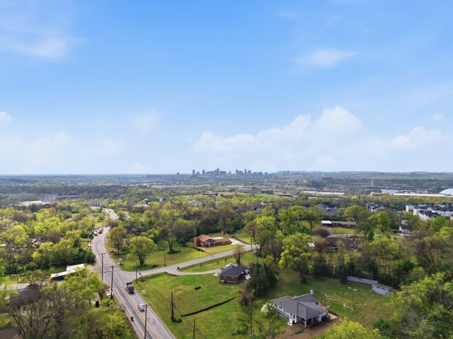 2401 Grover St, Nashville, TN 37207