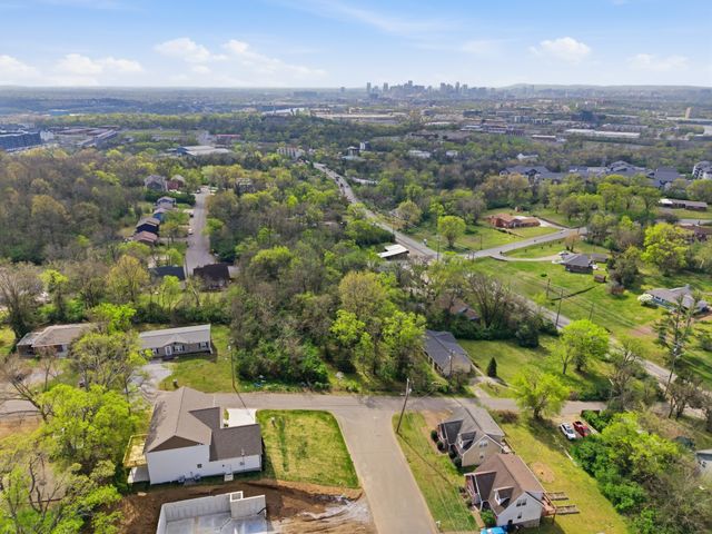 2401 Grover St, Nashville, TN 37207