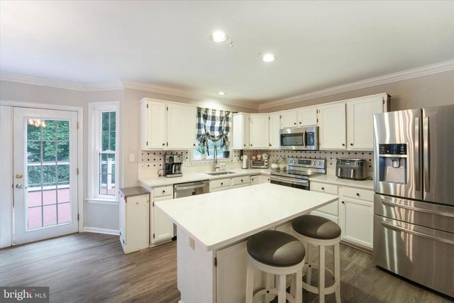 9811 RAMSAY DR, Fredericksburg, VA 22408