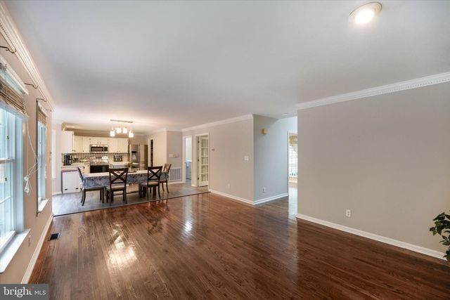 9811 RAMSAY DR, Fredericksburg, VA 22408