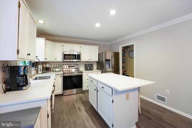 9811 RAMSAY DR, Fredericksburg, VA 22408