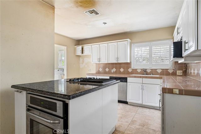 14757 Hartland, Van Nuys, CA 91405