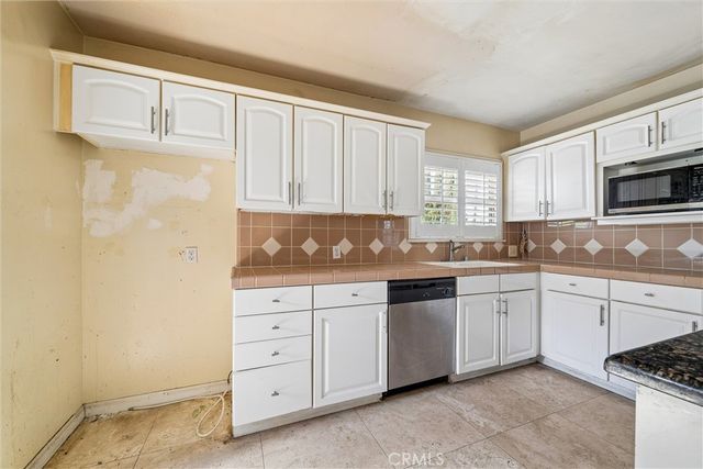 14757 Hartland, Van Nuys, CA 91405
