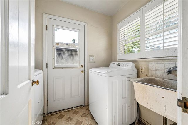 14757 Hartland, Van Nuys, CA 91405