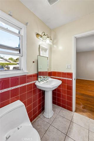 14757 Hartland, Van Nuys, CA 91405