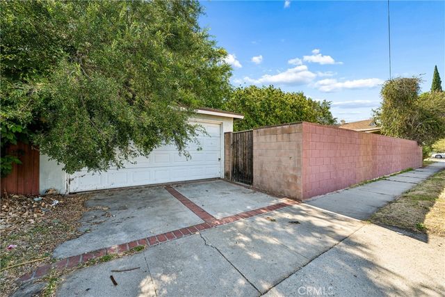 14757 Hartland, Van Nuys, CA 91405