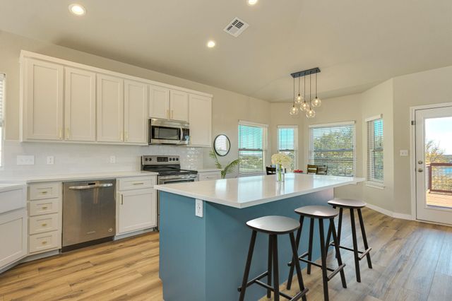 330 Southwind RD A, Point Venture, TX 78645