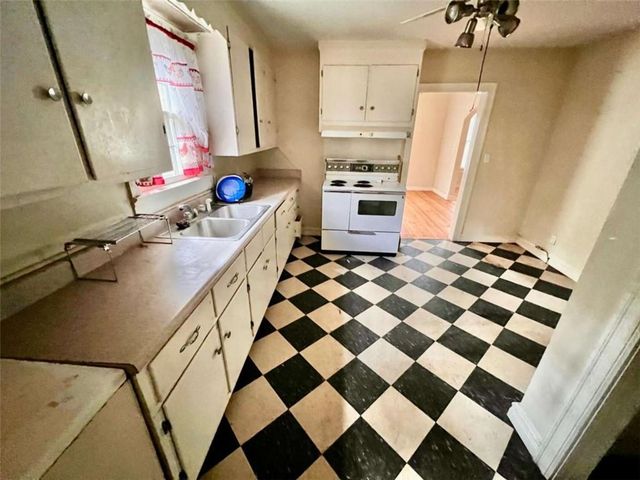 717 Eighth Avenue, Albany, GA 31701