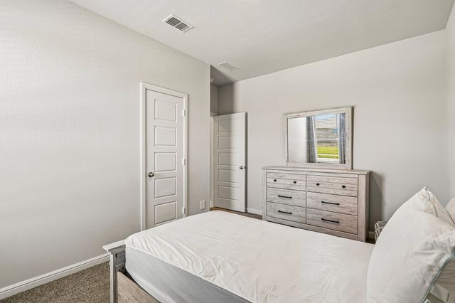 617 Amber Fields Drive, Krum, TX 76249