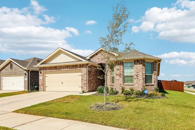 617 Amber Fields Drive, Krum, TX 76249