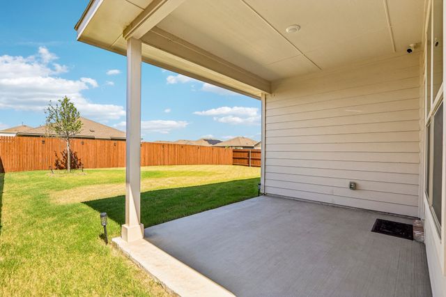 617 Amber Fields Drive, Krum, TX 76249