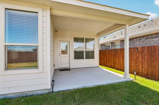617 Amber Fields Drive, Krum, TX 76249