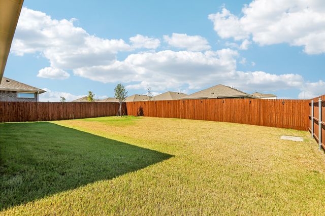 617 Amber Fields Drive, Krum, TX 76249