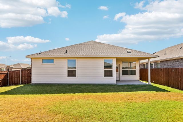 617 Amber Fields Drive, Krum, TX 76249