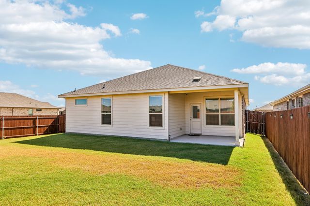 617 Amber Fields Drive, Krum, TX 76249