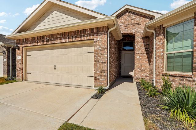 617 Amber Fields Drive, Krum, TX 76249