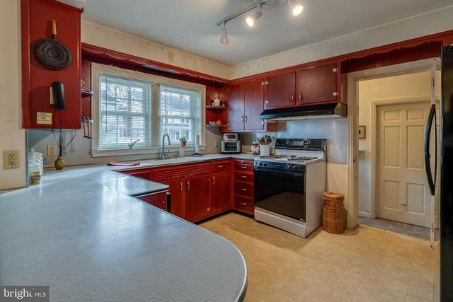 141 E LINCOLN AVE, Lititz, PA 17543