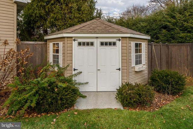 141 E LINCOLN AVE, Lititz, PA 17543