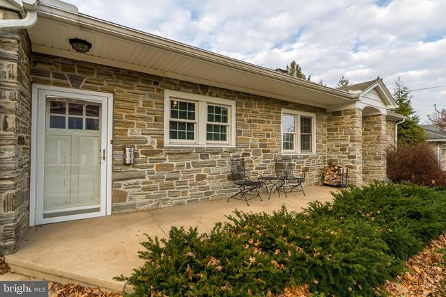 141 E LINCOLN AVE, Lititz, PA 17543