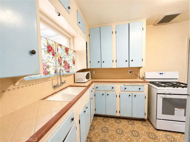 1335 S Hamilton, Pomona, CA 91766