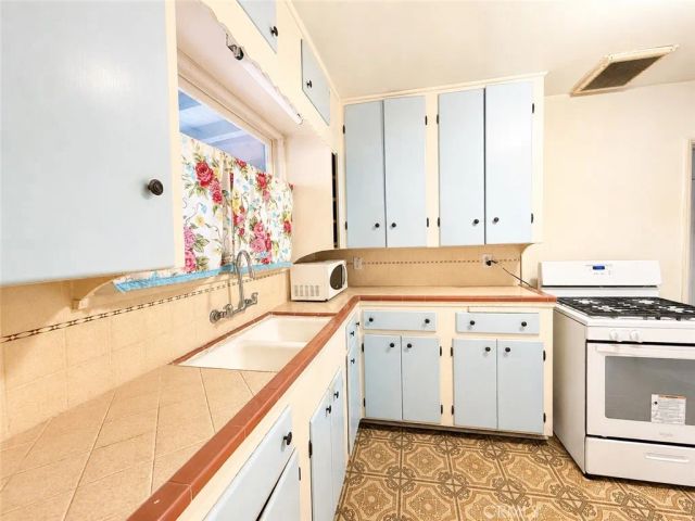 1335 S Hamilton, Pomona, CA 91766
