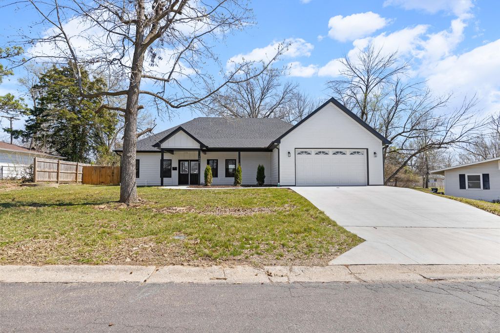 1020 CRESTLAND AVE, Columbia, MO 65203