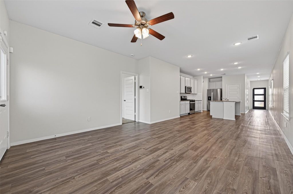 Image 10 of property listing at 23222 Spring Genesis Ln Lane, Katy, TX 77493